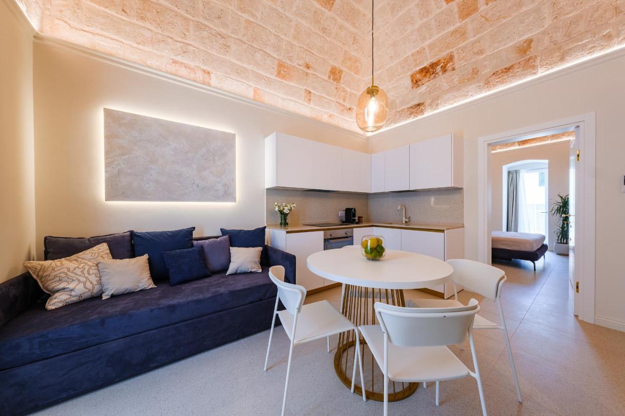 Helloapulia Charming Palazzo Clemente - Self-Catering Suites With Aircondition Monopoli Eksteriør billede
