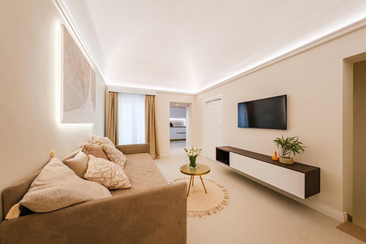 Helloapulia Charming Palazzo Clemente - Self-Catering Suites With Aircondition Monopoli Eksteriør billede