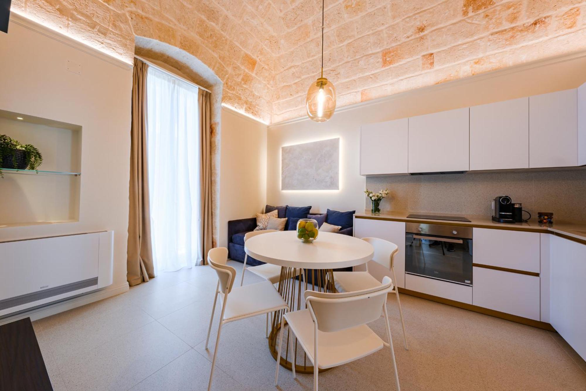 Helloapulia Charming Palazzo Clemente - Self-Catering Suites With Aircondition Monopoli Eksteriør billede